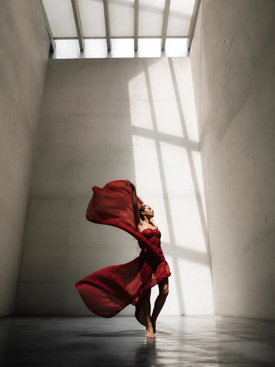 Red gallery dance